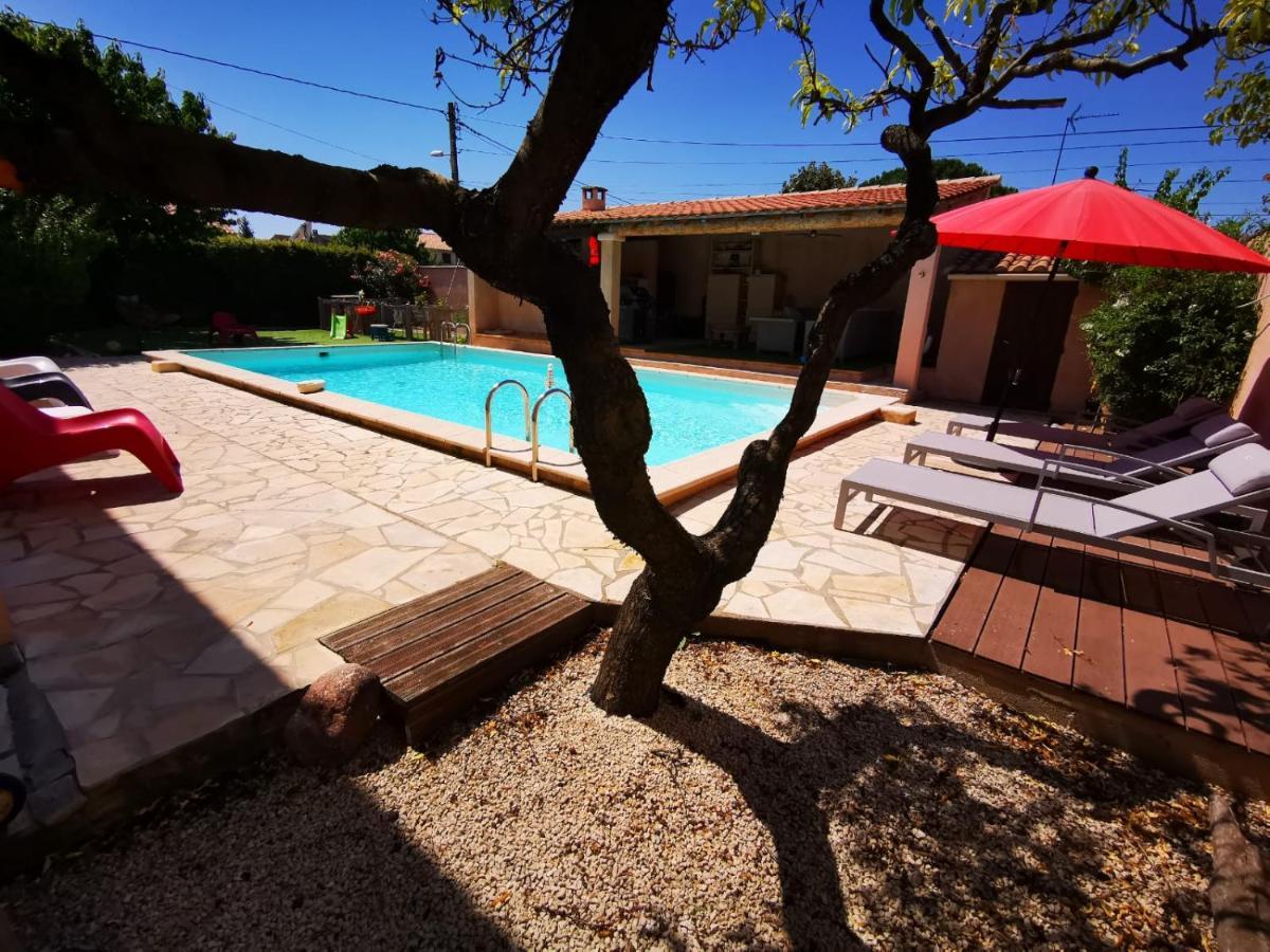 Gites Avec Grande Piscine Et Sa Terrasse Privative Bernis Zewnętrze zdjęcie
