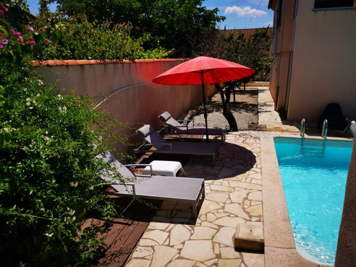 Gites Avec Grande Piscine Et Sa Terrasse Privative Bernis Zewnętrze zdjęcie