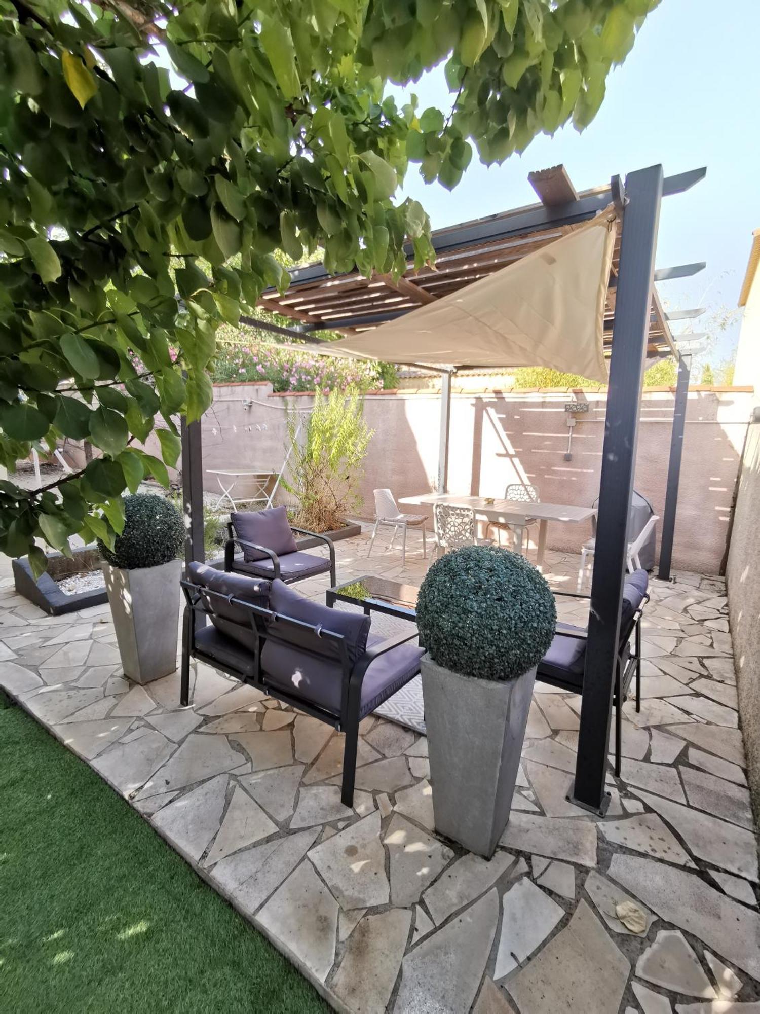 Gites Avec Grande Piscine Et Sa Terrasse Privative Bernis Zewnętrze zdjęcie